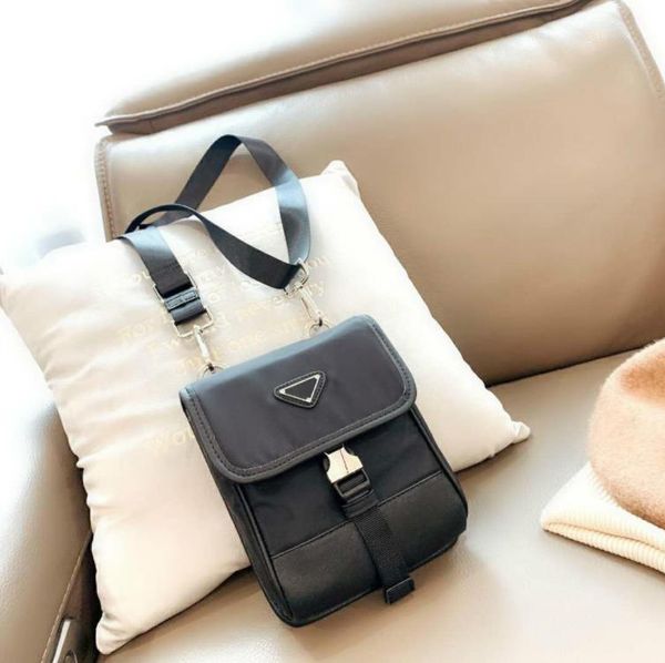 

2022 luxury mens black wallets designers crossbody single shoulder brand purses phone bagscasual mini change bags nylon envelopes with trian, Red;black