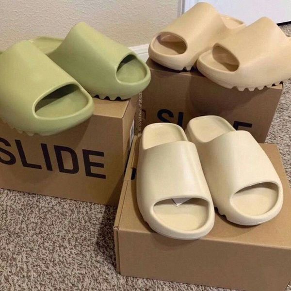 

2021 slides slippers foam runner desert sand triple rubber black graffiti bone flat resin slide sandal mens slipper with box 2020 x0ra#