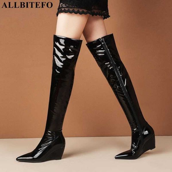 AllBineFo Boyutu 34-43 Takoz Topuk Kadın Diz Çizmeleri Üzerinde Moda Seksi Sivri Burun Mikrofiber Yüksek Topuk Ayakkabı Sürme Çizmeler 210611