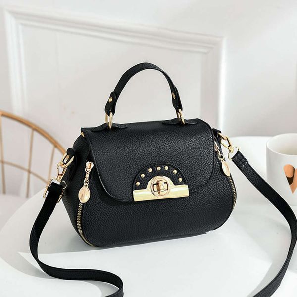 

hbp bucket women's 2021 fashion portable rivet decoration messenger bag