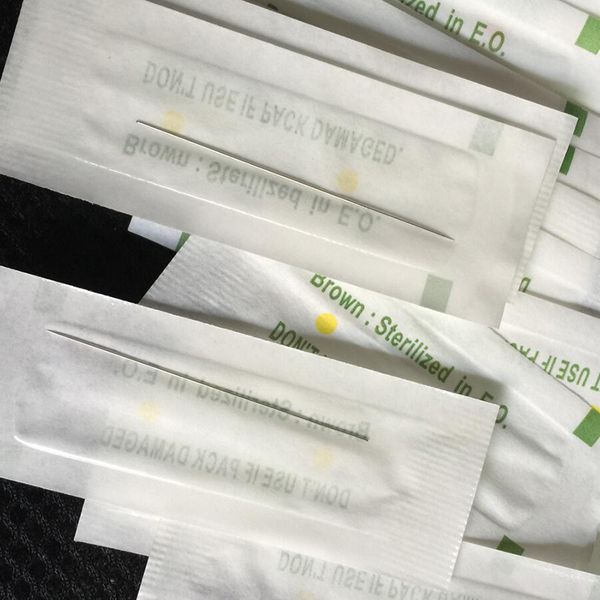 

50pcs disposable sterilized professional tattoo needles 1rl for tattoo eyebrow pen machine permanent makeup machines 0.35x50mm