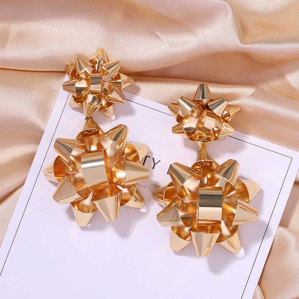 

selling exaggerated asymmetric size gold double ball tapered personalized women's fashion earrings, Silver
