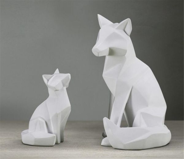 Einfache Kunst und Kunsthandwerk, weiße abstrakte geometrische Fuchs-Skulptur, Ornamente, moderne Heimdekoration, Tierstatuen