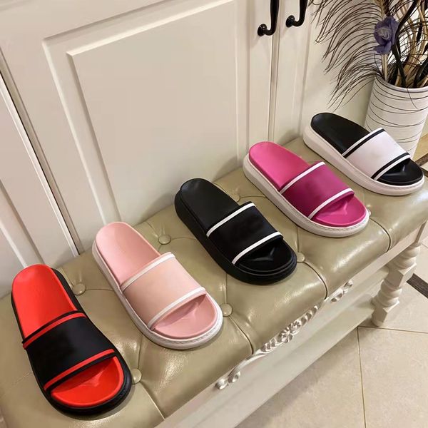 

2022 designer brand new summer women's comfortable slippers 35-40, Black