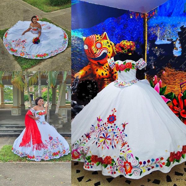 2021 Vintage Impresso Rosa Bordado Quinceanera Vestidos Charro Mexcian Estilo Desligado The Ombro Cetim Big Bow Bola Doce 16 Vestido Chique