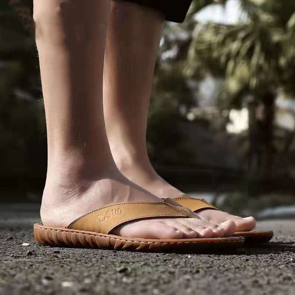 

2021 slipper europe and the trend of men's flip-flops cooling in england summer pu leather slippers beach shoe pinches slide thick bott, Black