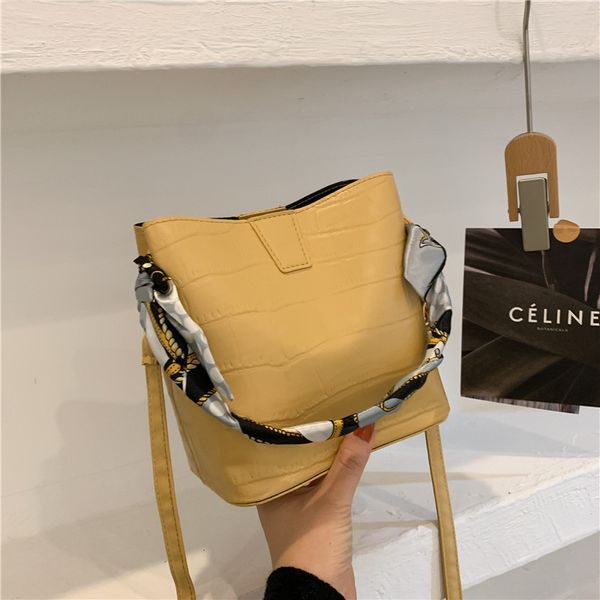 

2021bag/silk scarf bucket&pure color atmospheric messenger bag ys072403