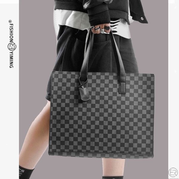 

2021 new men's handbag lattice single shoulder messenger business trip computer briefcase tide