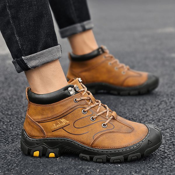 

2021 autumn and winter new casual work fashion men's leather large boots, Black