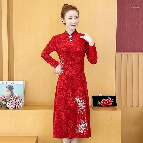 

casual dresses autumn and winter long sleeve embroidered velvet cheongsam costume women chinese dress, Black;gray