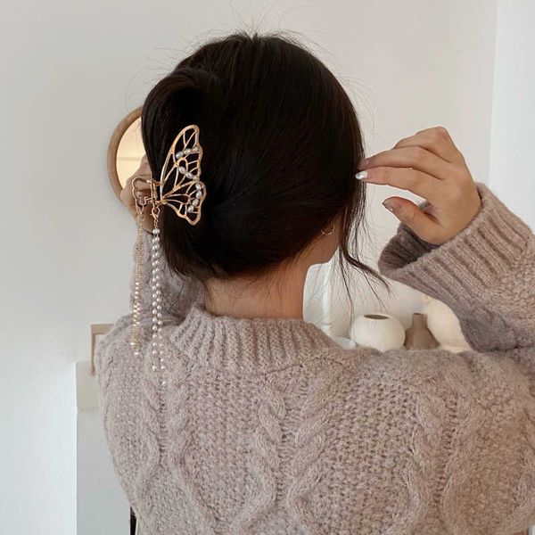 

metal three dimensional butterfly tassel clip pearl hairpin female love pendant hair grab plate shark ornament, Slivery;white