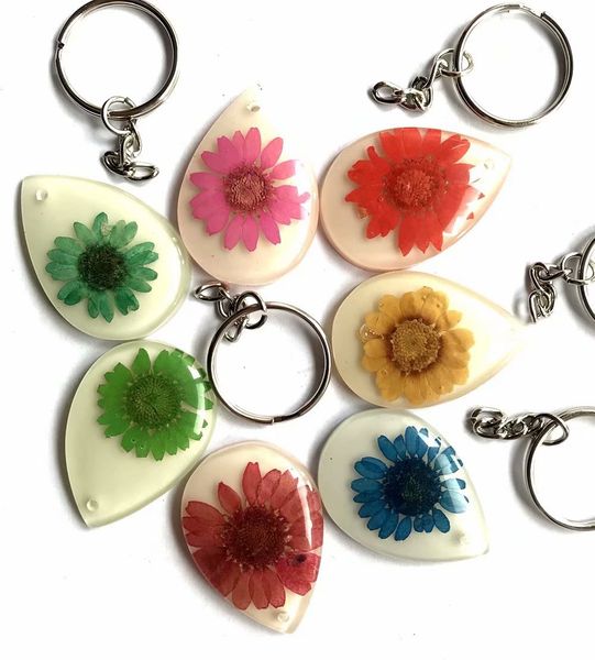 

yqtdmy 12 pcs fashion white back mixed sunflower design biker keychain, Slivery;golden