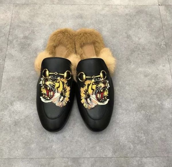 

2022 designer shoes wedding dress slipper 100% wool loafers muller slippes1 with buckle fashion women sandals ladies casual fur flats warm f, Black