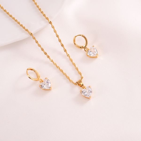 Weißer Strassstein-Liebes-Herz-Anhänger, feines, massives Gold gefülltes Halsketten- und Ohrringe-Set, Modeschmuck