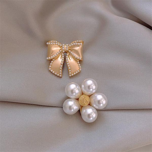 

pins, brooches modagirl elegant gold color flower pins with pearl bowknot brooch on collar women's jewelry, Gray