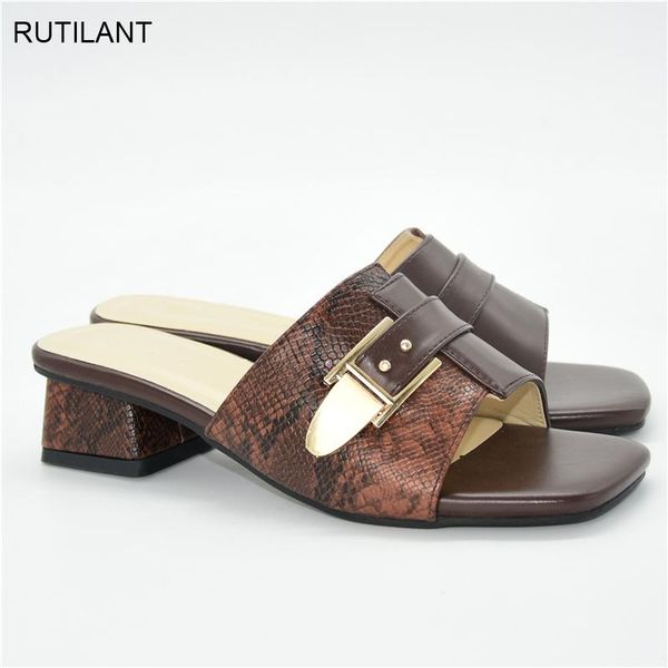 

the latest fashion nigerian women's wedding shoes, with women's single shoes decorated with rhinestone square shoes, Black