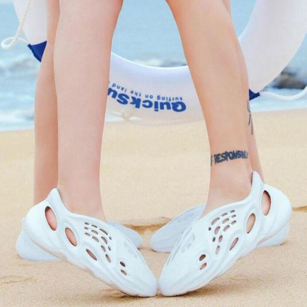 

men's and shoes women's beach sandals, large size 35-46 comfortable sports shoes, slip-on slippers, White;red