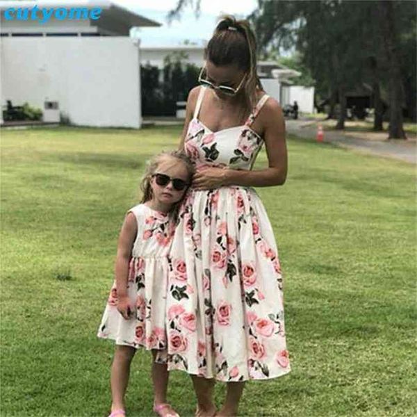 

family look mom and daughter sleeveless dress matching clothes floral mommy me party dresses mother baby girls outfit 210922, Blue