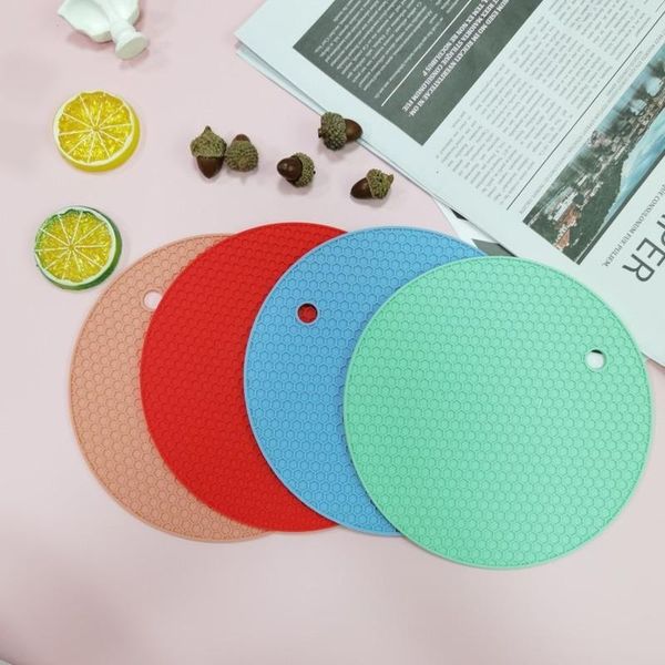 

mats & pads 18/14cm round heat-resistant silicone honeycomb room mat, beverage coasters, non-slip mats, table kitchen accessories