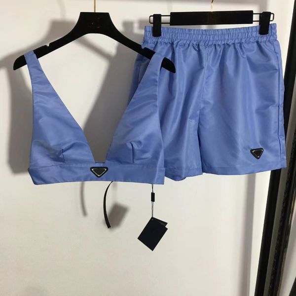

women's two piece pants set with triangle metal v neck vest mini short set streetwear fashion crop 22ss new tracksuit, White