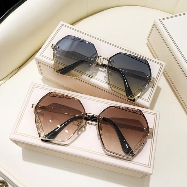 

sunglasses ms 2021 vintage sun glasses for women cat eye female classic fashion alloy legs oculos, White;black