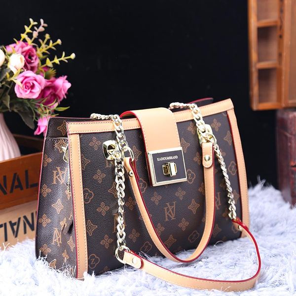 

evening bags totes for women 2021 luxury designer brand classic geometric prints chain shoulder bag op quality cow leather handbags cc