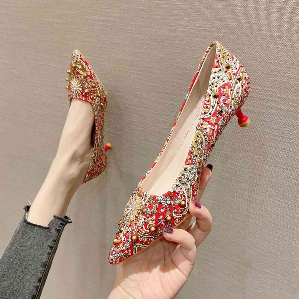 

spring and autumn pointed single sho 2021 small high 's middle thin heel national style rivet diamond wedding, Black