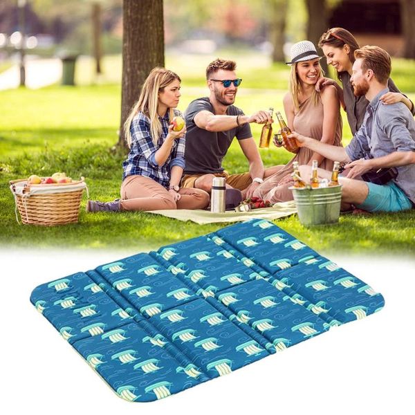 

portable picnic mats for camping in mountaineering parks moisture-proof and cool park fart mats folding cushions