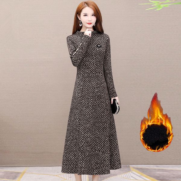 

casual dresses -4xl women long winter fashion plaid stripes thicked plus velvet loose full female size ibl3, Black;gray