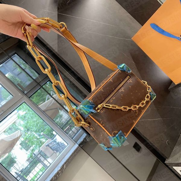 

female 2021 handbag light luxury european and american couple design unique classic one shoulder bags messenger size 18*12cm