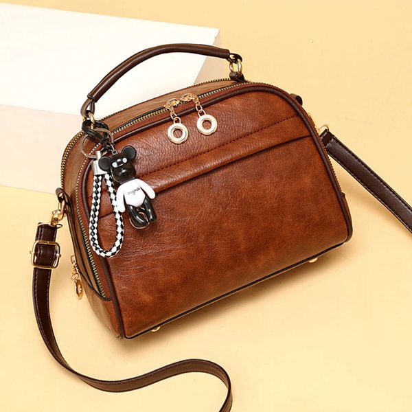 

hbp women's 2021 autumn new small square fashion explosive bear pendant single shoulder messenger bag