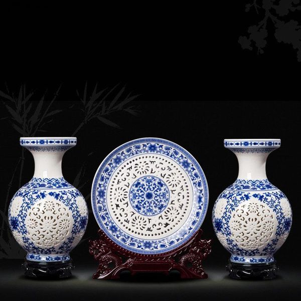 Vasi 3 Pz/set Classico Blu E Bianco Porcellana Ceramica Hollow Artigianato Barattolo di Stoccaggio Piatto Base In Legno Massello Vintage Home Decor