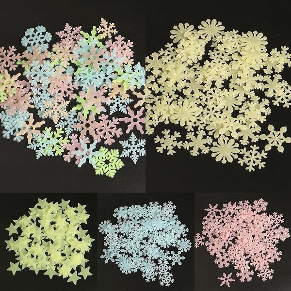 

wall stickers 50pcs/100pcs luminous sticker snowflake glow in the dark decal for kids baby rooms christmas decor fluorescent