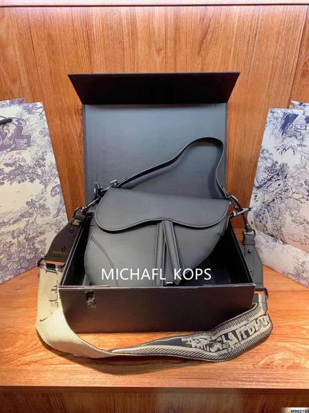 

luxurys designers women saddle bag fashion bags simple plain letter genuine leather shoulder bags lady 2021 crossbody handbags