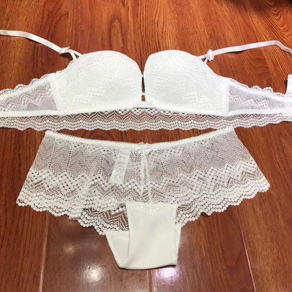 

fashion design new rimless lace embroidered cup bra set, Red;black