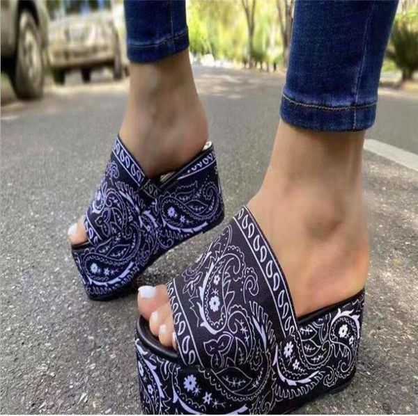 

2021 summer women new high-heeled thick-soled casual all-match graffiti style slippers, Black