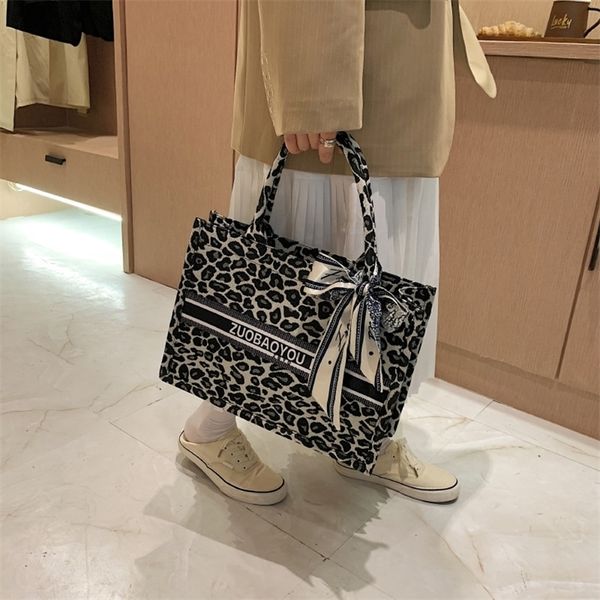 

sale 90% off 2022 new large capacity leopard print bag leisure one shoulder portable thousand bird lattice silk scarf shopping 5d5i