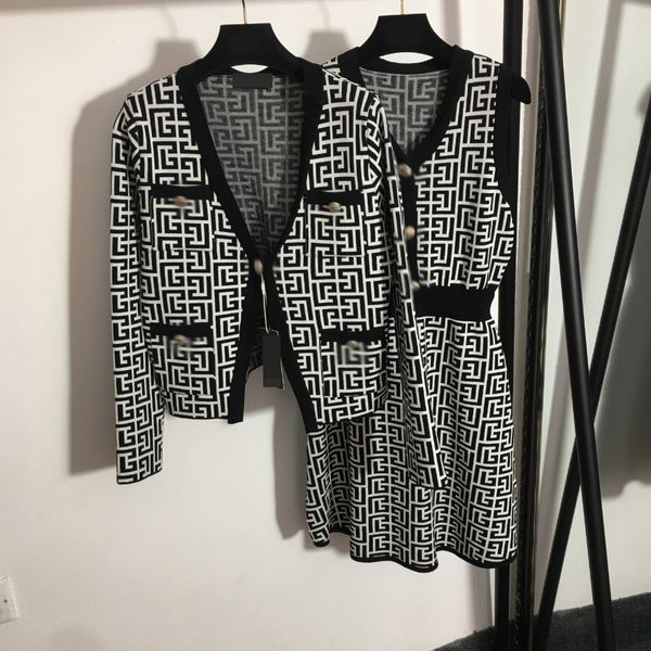 

shipping 2021 autumn black letter embroidery women's two pieces sets brand same style two piece dress dh071, White