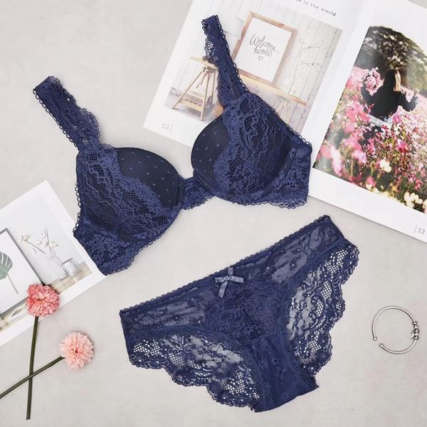 

fashion design new lace embroidered bra set, Red;black