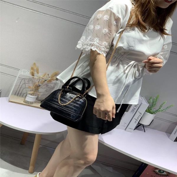 

2021 matching kids bags and pu handbags bags girls mini princess purses mom quality daughter chain shell gifts shoulder high ovxmf