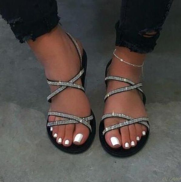 

2021 new women's beach shoes fashion wild crystal bright diamond flat sandals outdoor wild single finger buckle slippers, Black