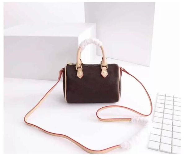 

2022 womens favorite multi wallet pochette messenger bag fashion luxurys bags designers mens shoulder totes purse handbags, Red;black