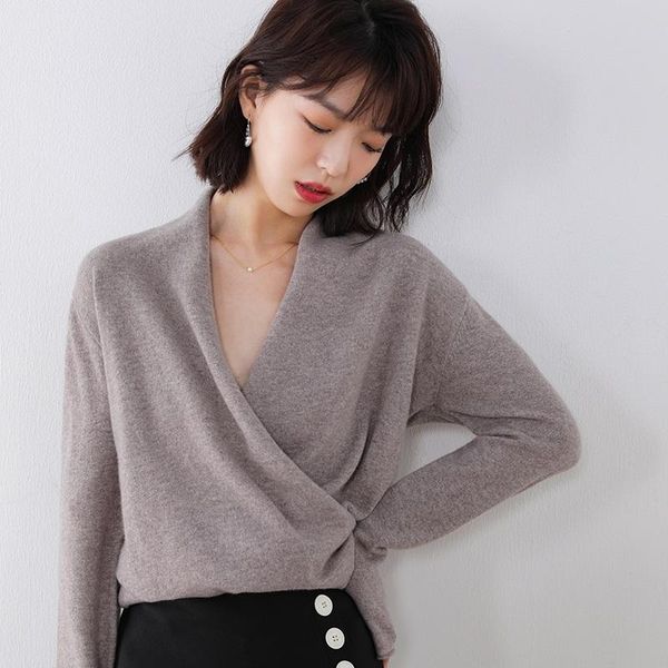 

100% pure wool knitted sweater women v-neck long sleeve standard cashmere knitwear winter new fashion female jumpers, White;black