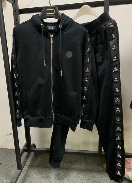 

germany fashion luxury designer men's tracksuit metal skull winter tracksuit sudaderas hombre suit men track suits sets jacket+pants 85, Black