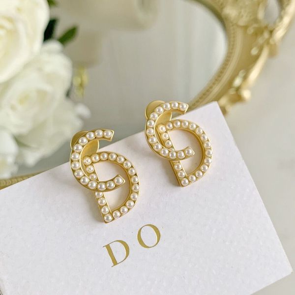 

design jewelry classic inlaid small pearl letter 925 silver needle earrings, Golden