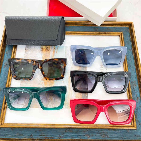 

2022 factory wholesale family fashion plate sunglasses star same box sunglasses mduk, White;black
