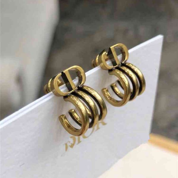 

cat earring korean popular high-quality 2021 letter retro simple new claw fashion studs earrings for women with box, Red;brown