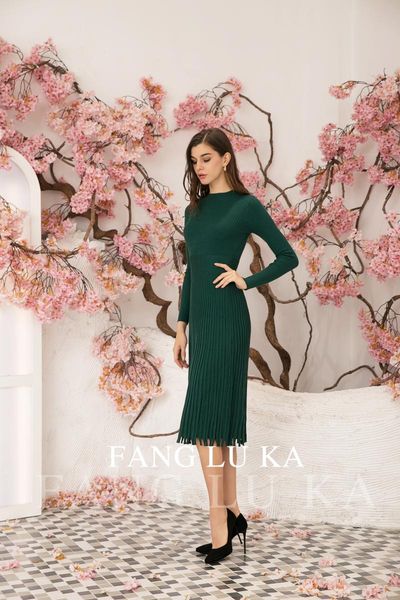 

casual dresses fashion women's slim pleated dress cashmere knitted high collar medium length buttock tight, Black;gray