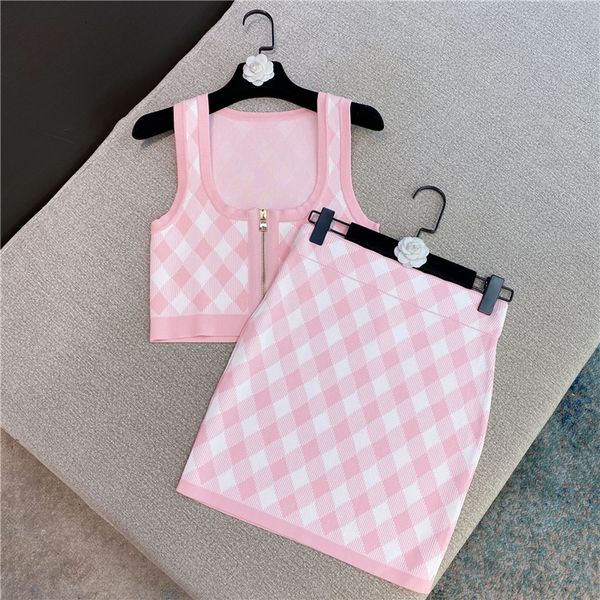 

2021 New Spring with No Sleeves Square Collar Tank Tops Short Pink Skirt Mesh Two Pieces Female Ensemble Np7q, Black;gray