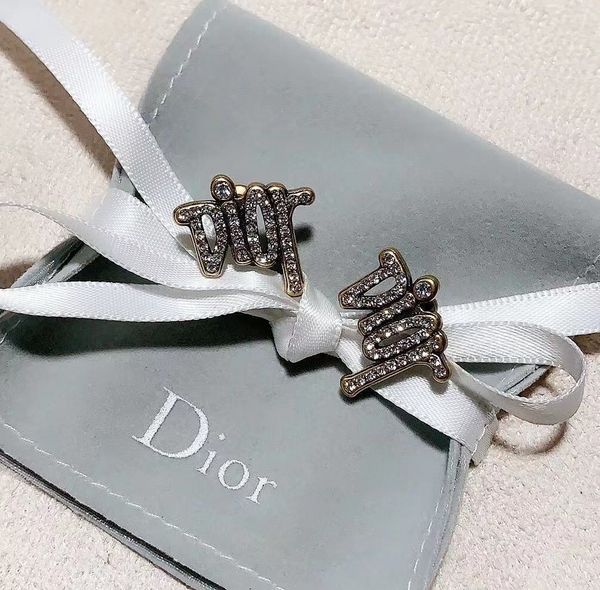 

special offer 2021 luxury designer jewelry letter inlaid with diamond style earrings ancient brass material generous temperament, Silver